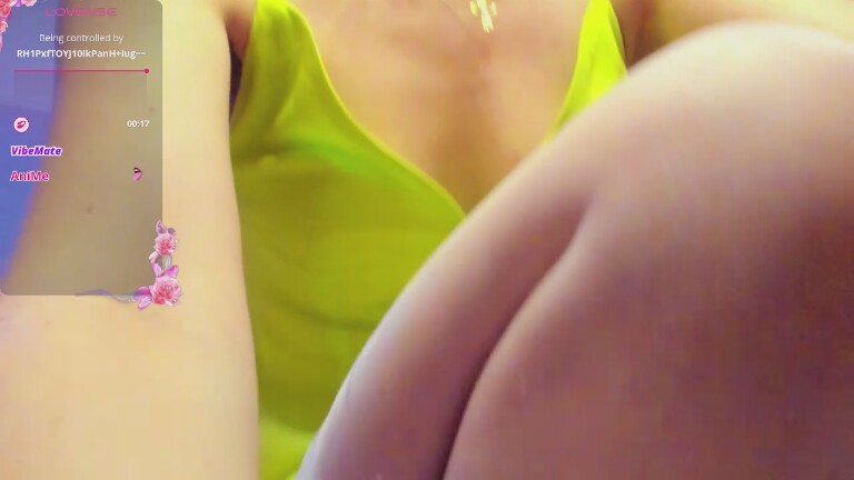 Julie_Blaze's Streamate show and profile