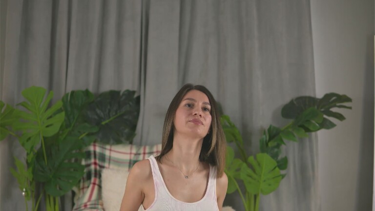 JuliaRichard's Streamate show and profile