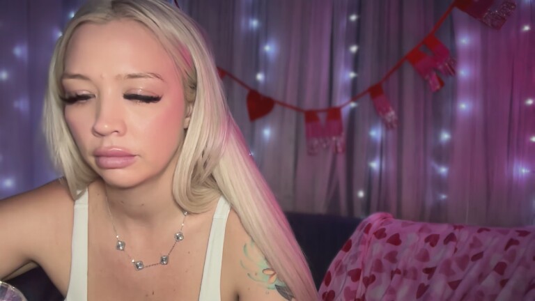 Sabrina_xx's Streamate show and profile