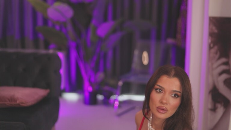 NaughtyyChloe's Streamate show and profile