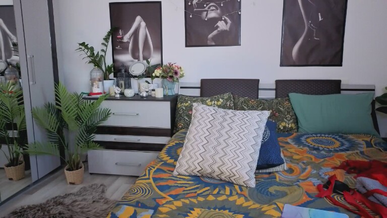 RedHairedBunny's Streamate show and profile