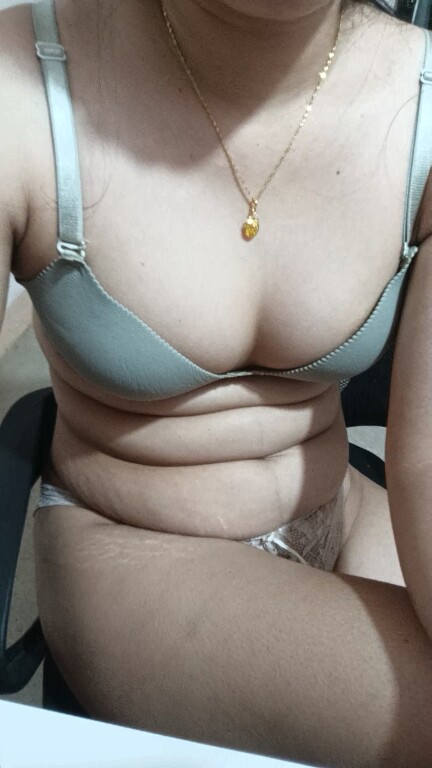 PoppyBae's Streamate show and profile